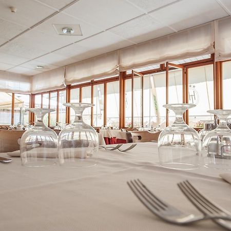 Hotel Lorenzo 첼레리구레 외부 사진