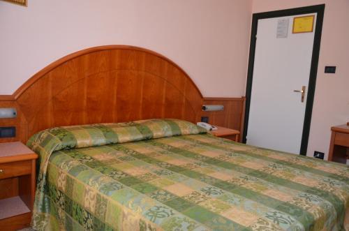 Hotel Lorenzo 첼레리구레 외부 사진