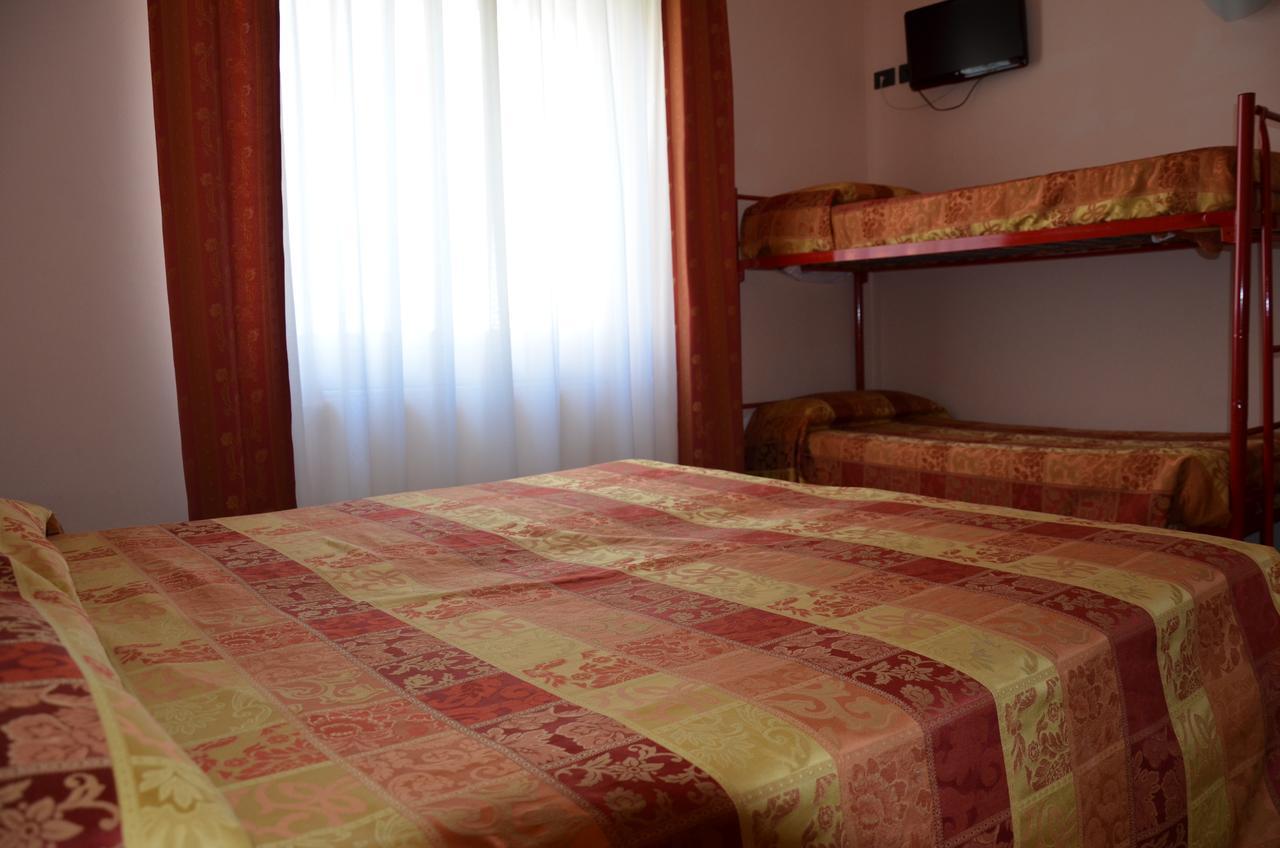 Hotel Lorenzo 첼레리구레 외부 사진