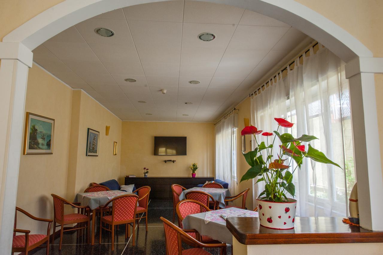 Hotel Lorenzo 첼레리구레 외부 사진